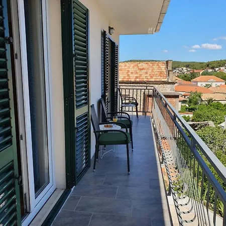 Marijana Jelsa (Hvar)